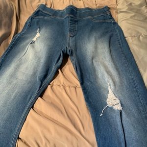 Women’s Capri/Ankle Jeans